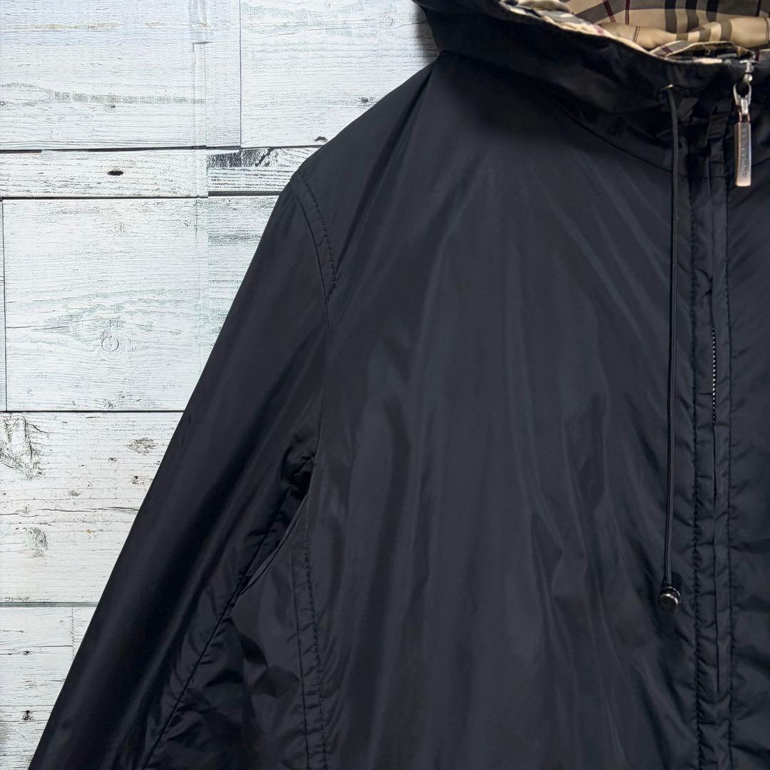 バーバリーロンドン　ナイロンジャケット　フーデッドジャケット　裏地ノバチェック柄