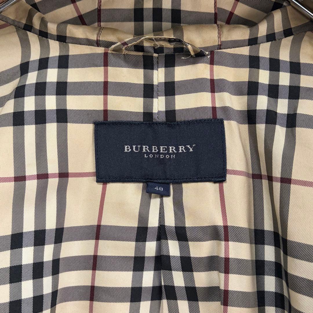 バーバリーロンドン　ナイロンジャケット　フーデッドジャケット　裏地ノバチェック柄