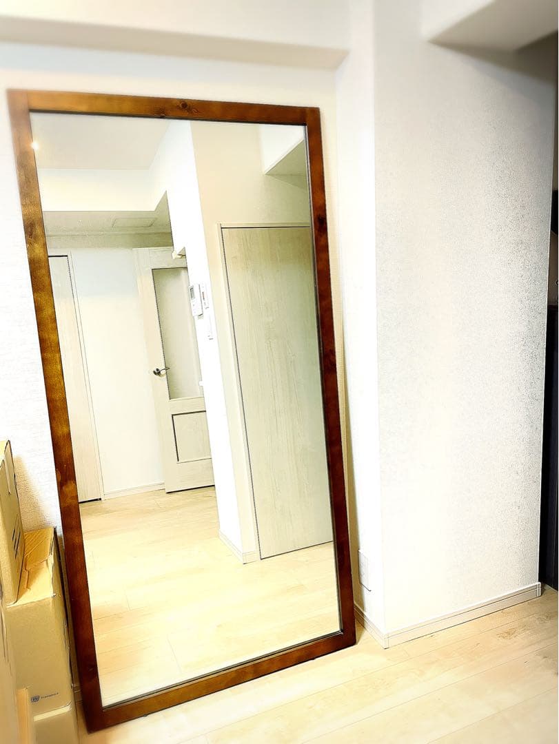 天然木フレームの大型壁掛け鏡 幅900mm 高さ1800mm