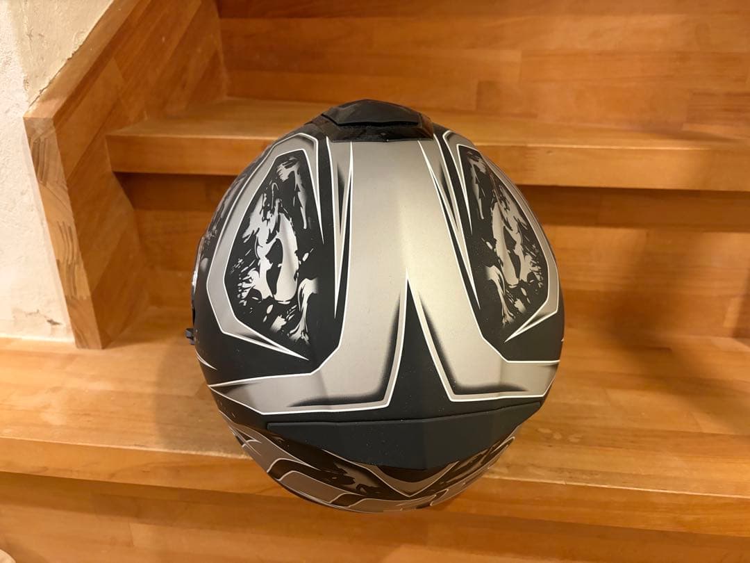 Airoh フルフェイスヘルメット ブラック・シルバー