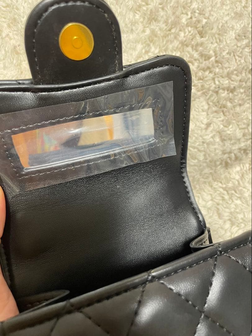 CHANEL (シャネル）ショルダーバッグ