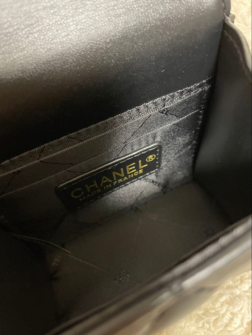 CHANEL (シャネル）ショルダーバッグ