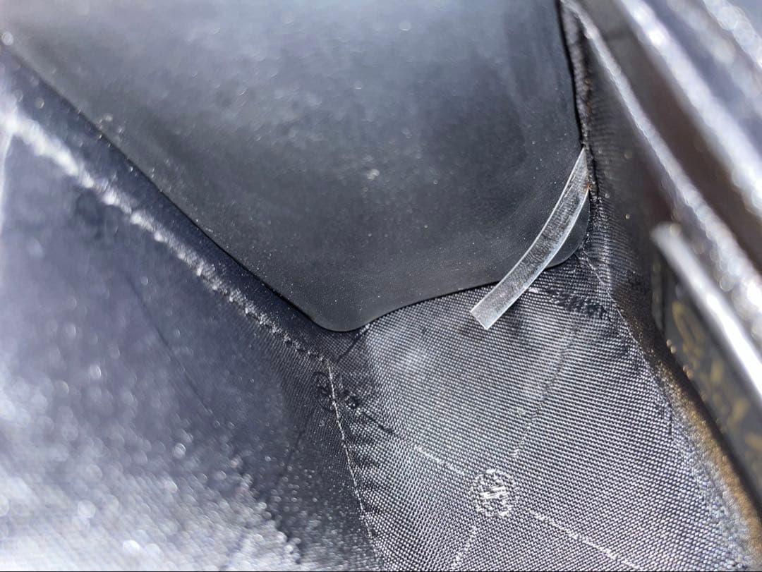 CHANEL (シャネル）ショルダーバッグ