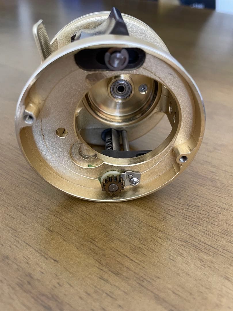 [美品] シマノ CALCUTTA 200XT 右巻き カルカッタベイトリール