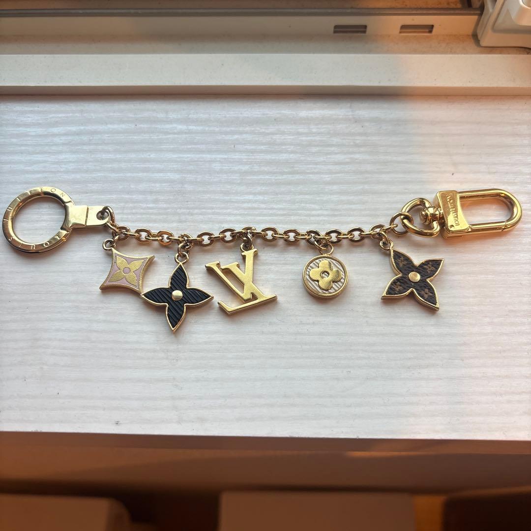 N*P様 VUITTON バックチェーンチャーム 箱あり