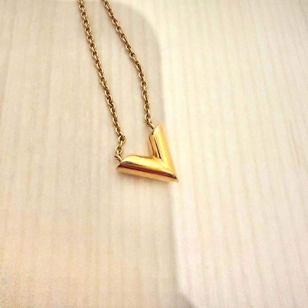 【美品】LOUIS VUITTON ゴールド V字型ネックレス