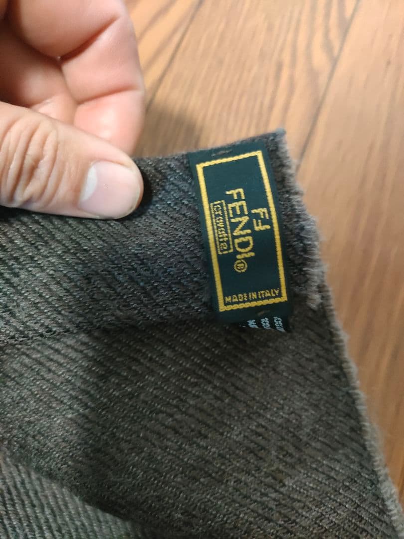 g25 超美品　FENDI　フェンディ　マフラー