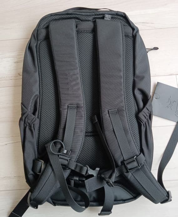 MR-33 ARC'TERYX ブラックバックパック 新品タグ付き