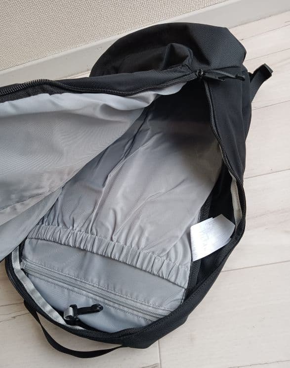 MR-33 ARC'TERYX ブラックバックパック 新品タグ付き