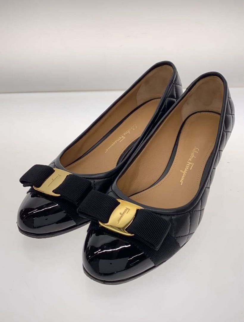 最終値下 SalvatoreFerragamo ヴァラ キルティングUK6D