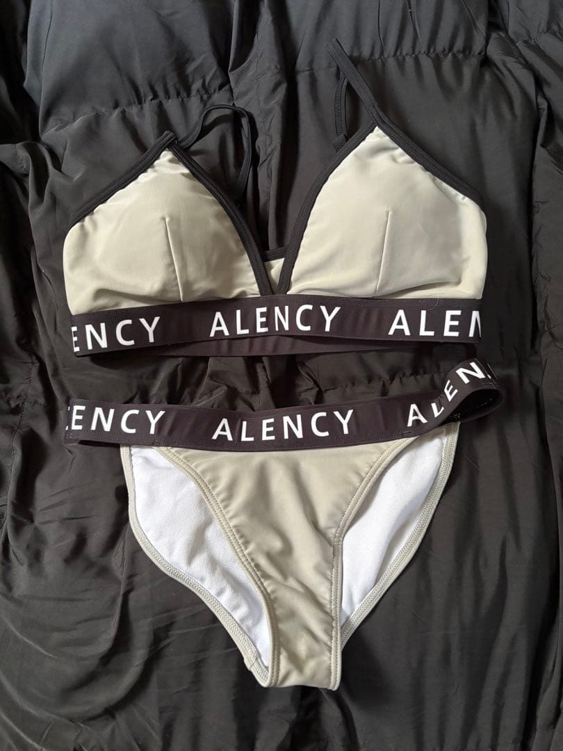 《値下げしました》ALENCY セパレート水着 グレーと黒