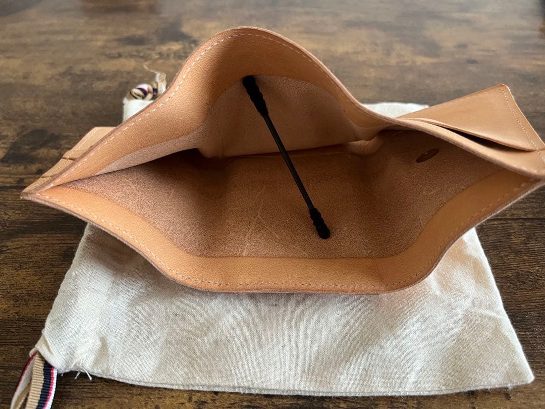 イルビゾンテ　三つ折り　トリフォルドウォレット