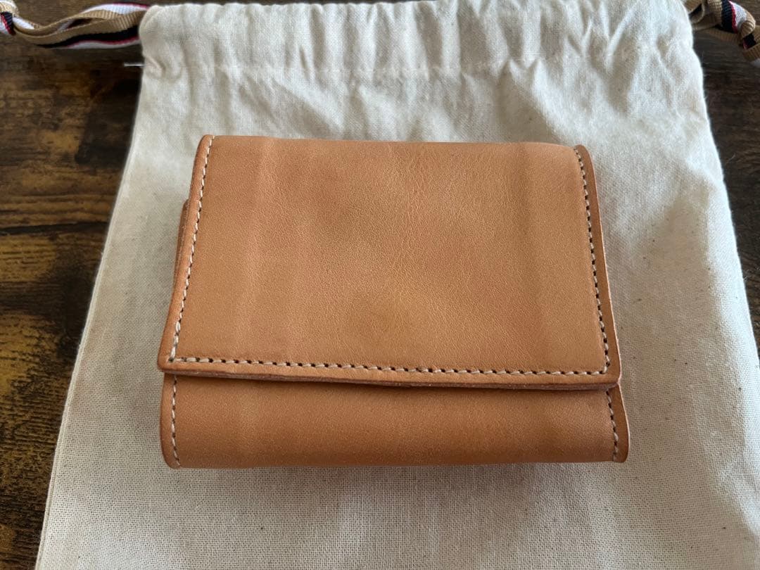 イルビゾンテ　三つ折り　トリフォルドウォレット