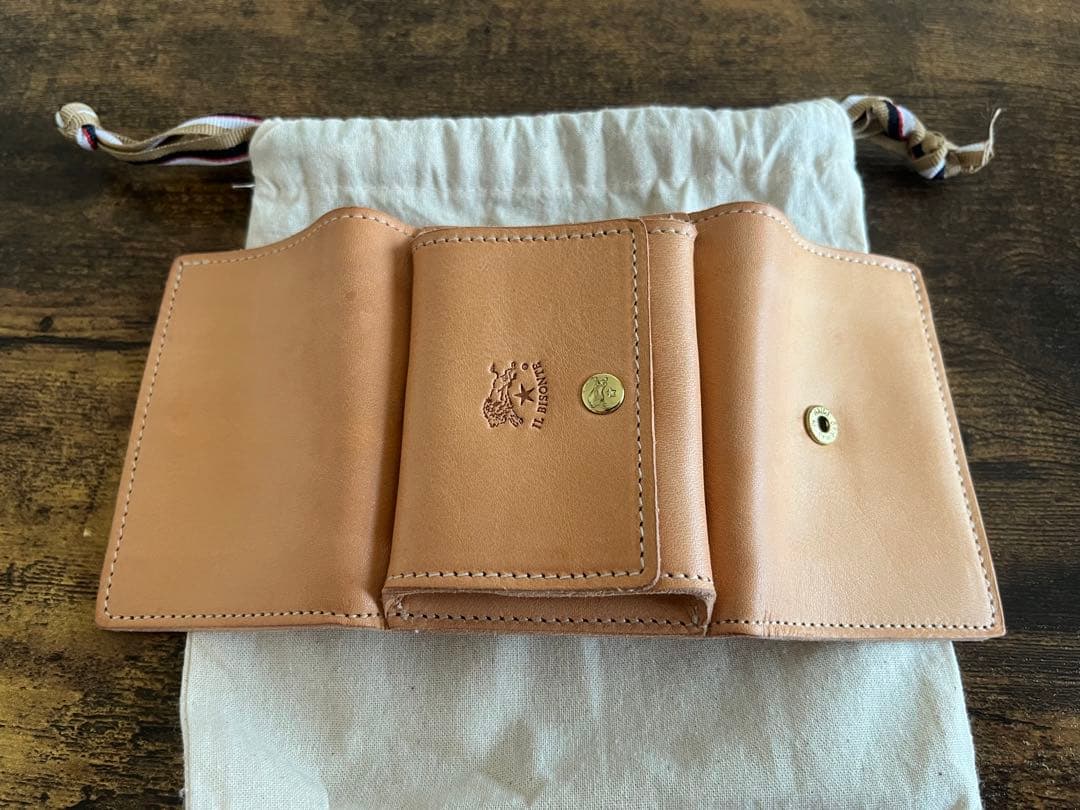 イルビゾンテ　三つ折り　トリフォルドウォレット