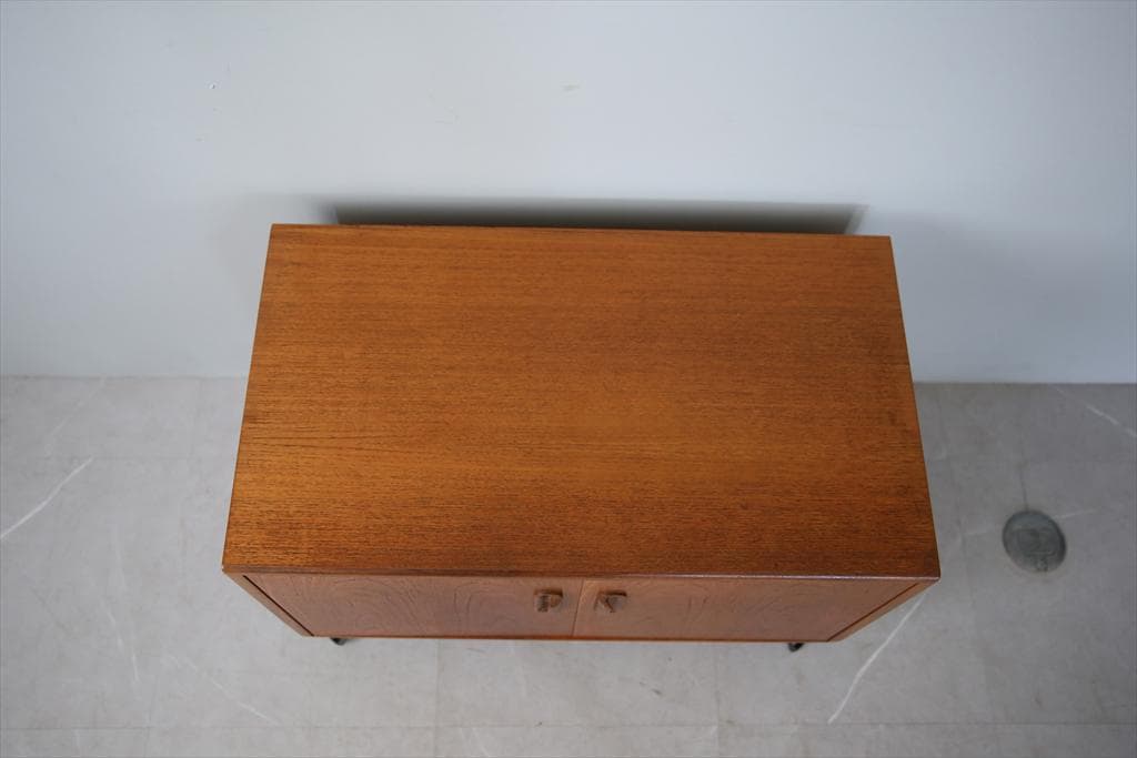 英国アンティークG-planジープラン製カップボード/キャビネット(89-294