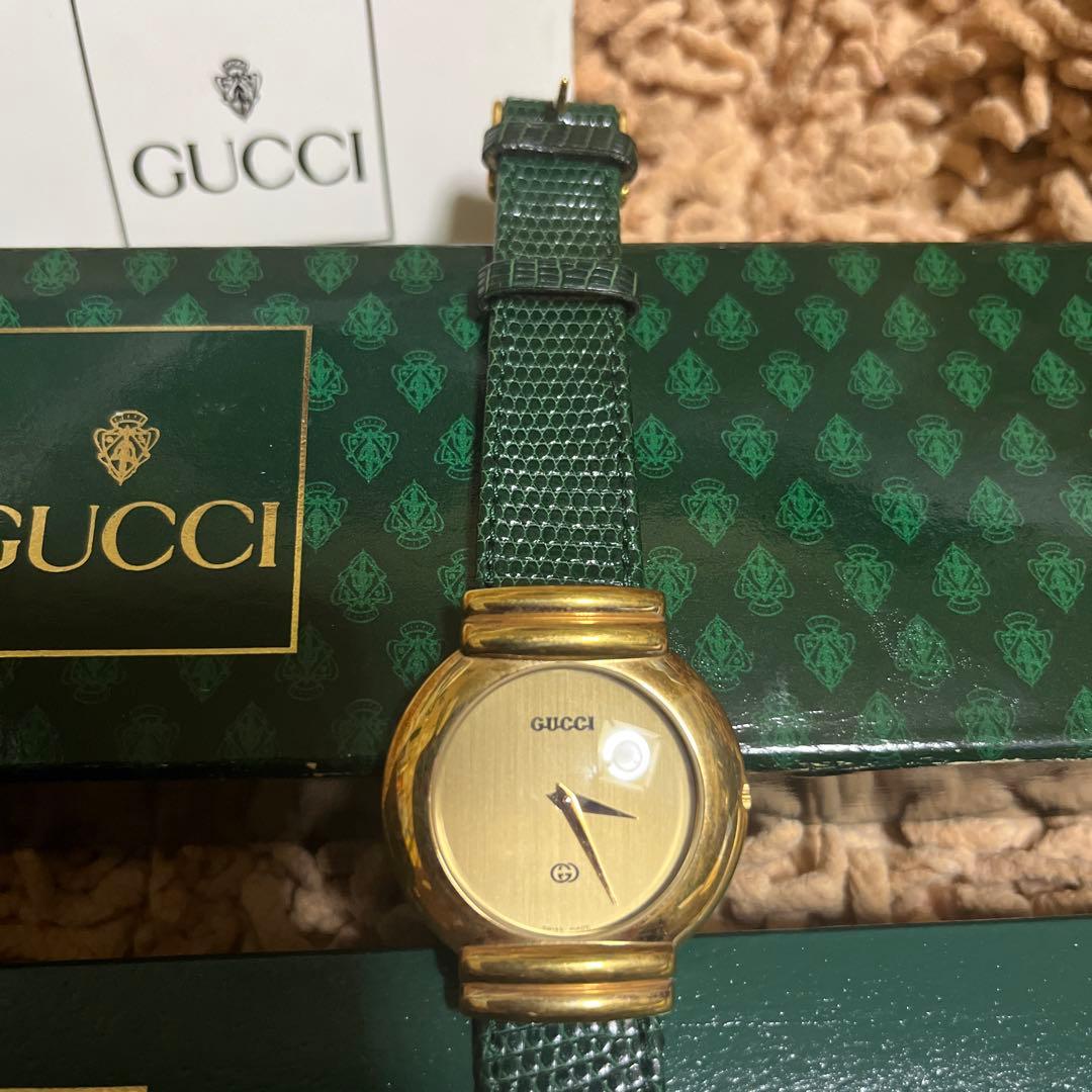 ジャンクオールド GUCCI 腕時計 ゴールド×グリーン レザー箱、販売証明書付