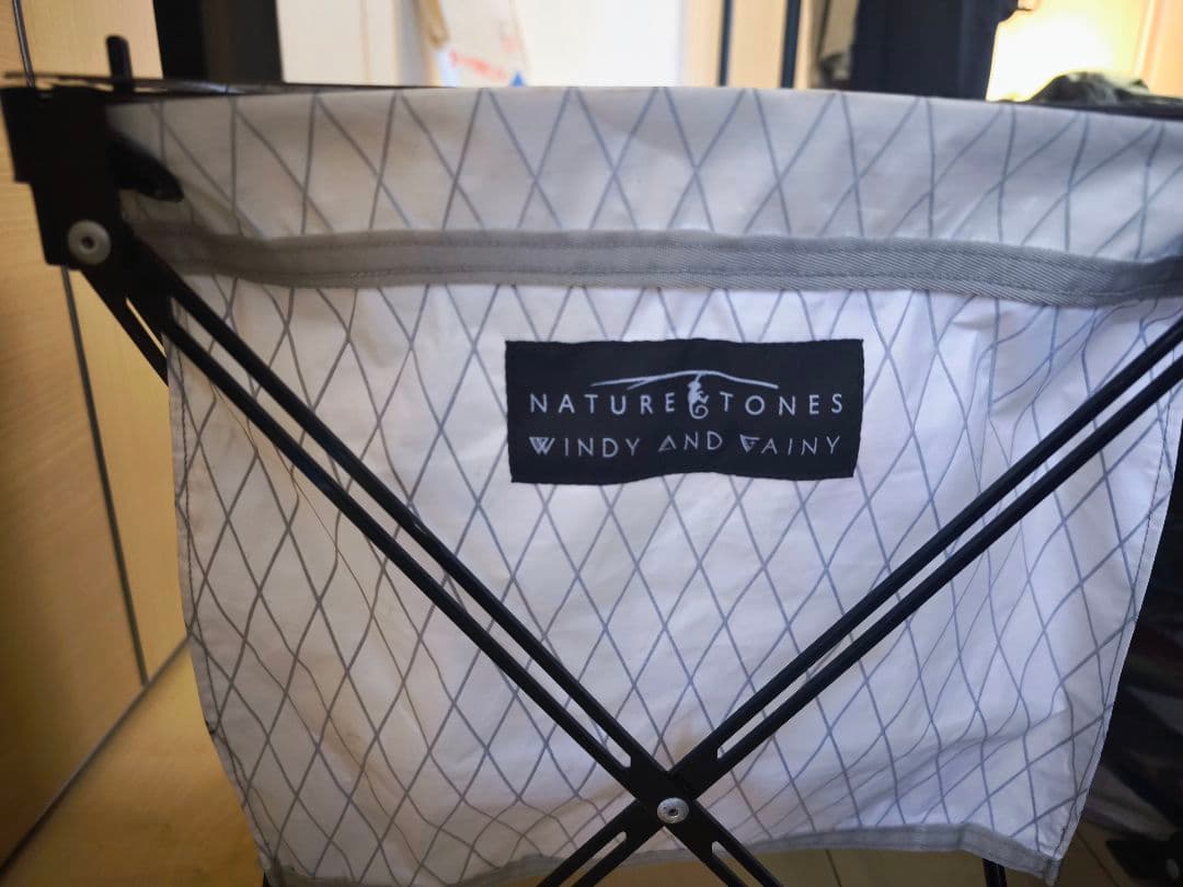 WINDY AND RAINY　コラボダストテーブル