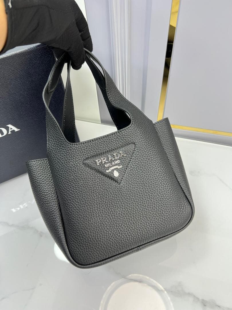 美品ノベルティ　ショルダーバッグ　ブラック　バッグ