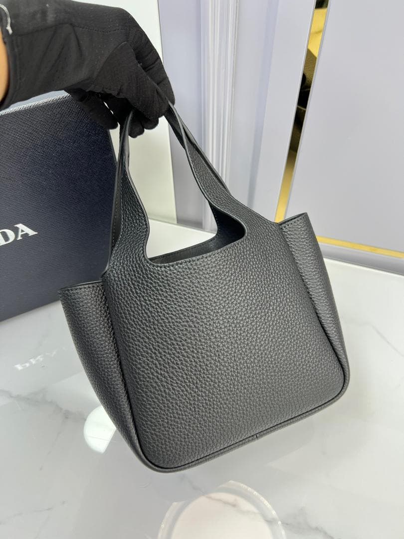 美品ノベルティ　ショルダーバッグ　ブラック　バッグ