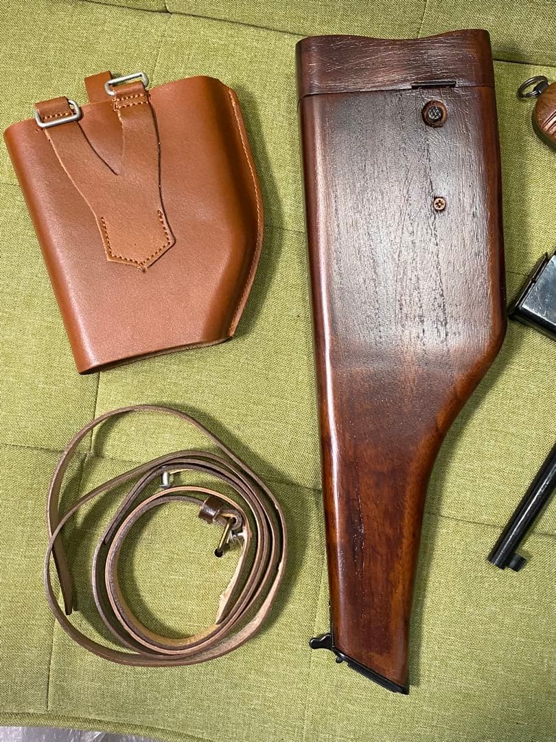 ドイツ軍　モーゼルM712用木製ホルスター&ホルダーとスリング(レプリカ)