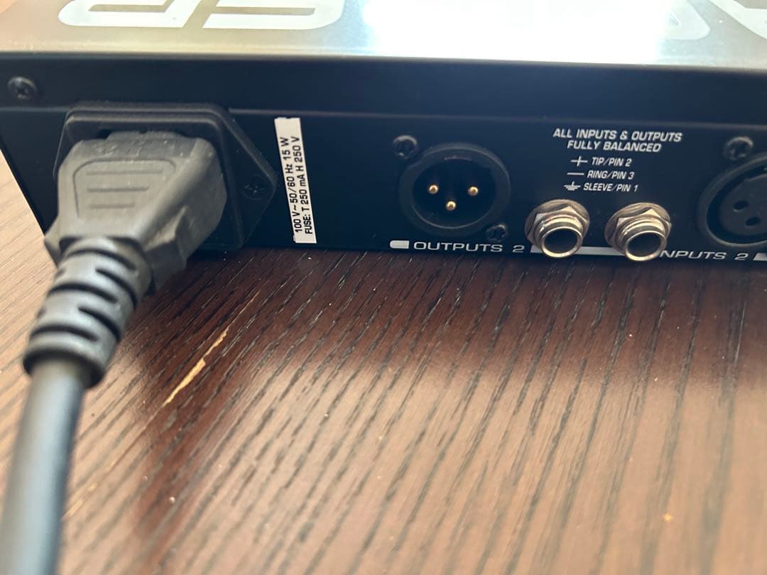 簡単操作で音に明瞭感、迫力を付加する2チャンネルプロセッサー