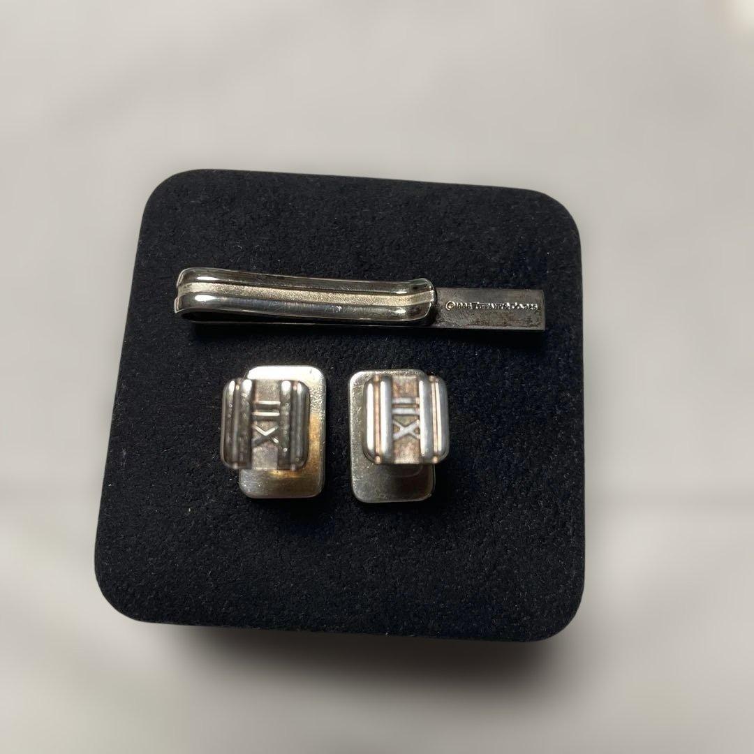 ティファニー　カフリンクスとネクタイピンのセット
