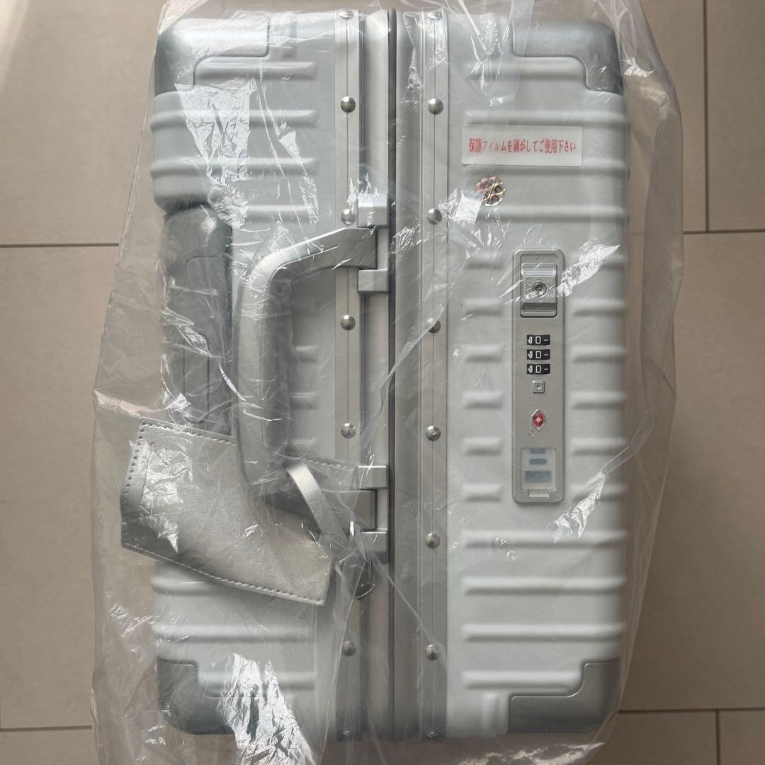 【新品未使用】Liebetee リベティ キャリーケース ホワイト サイズS