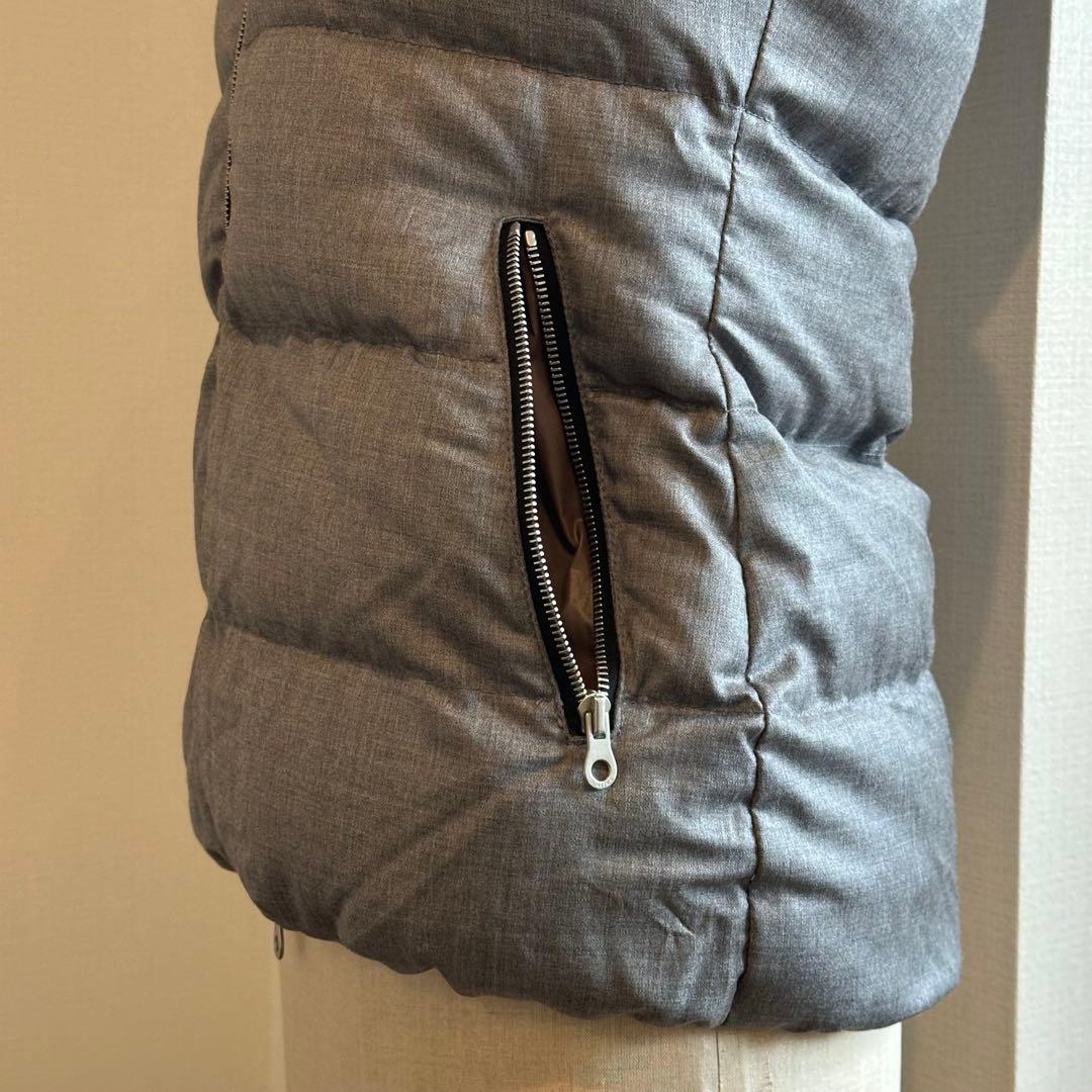 DUVETICA グレー フード付きダウンベスト 42 L