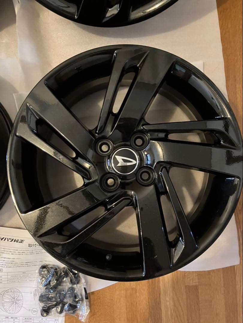 ダイハツ　ロッキー　純正ホイール　16インチ
