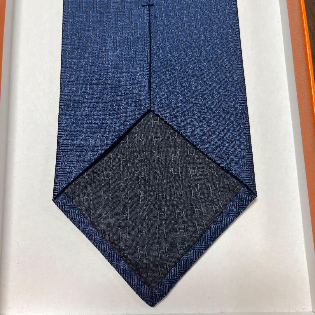 未使用タグ付　箱・袋付　エルメス　ネクタイ　紺　H柄H織　ファソネ　星座柄