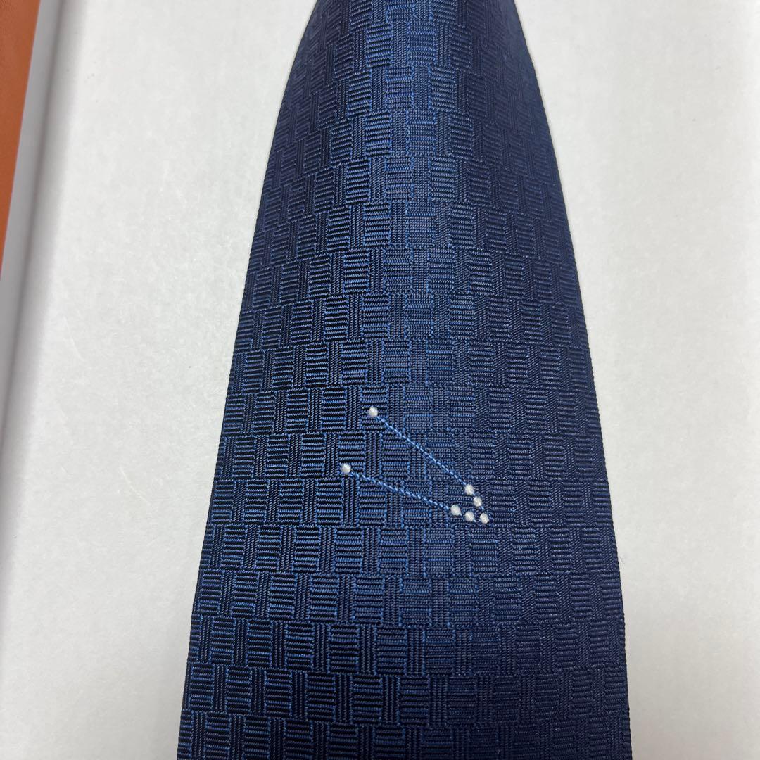 未使用タグ付　箱・袋付　エルメス　ネクタイ　紺　H柄H織　ファソネ　星座柄