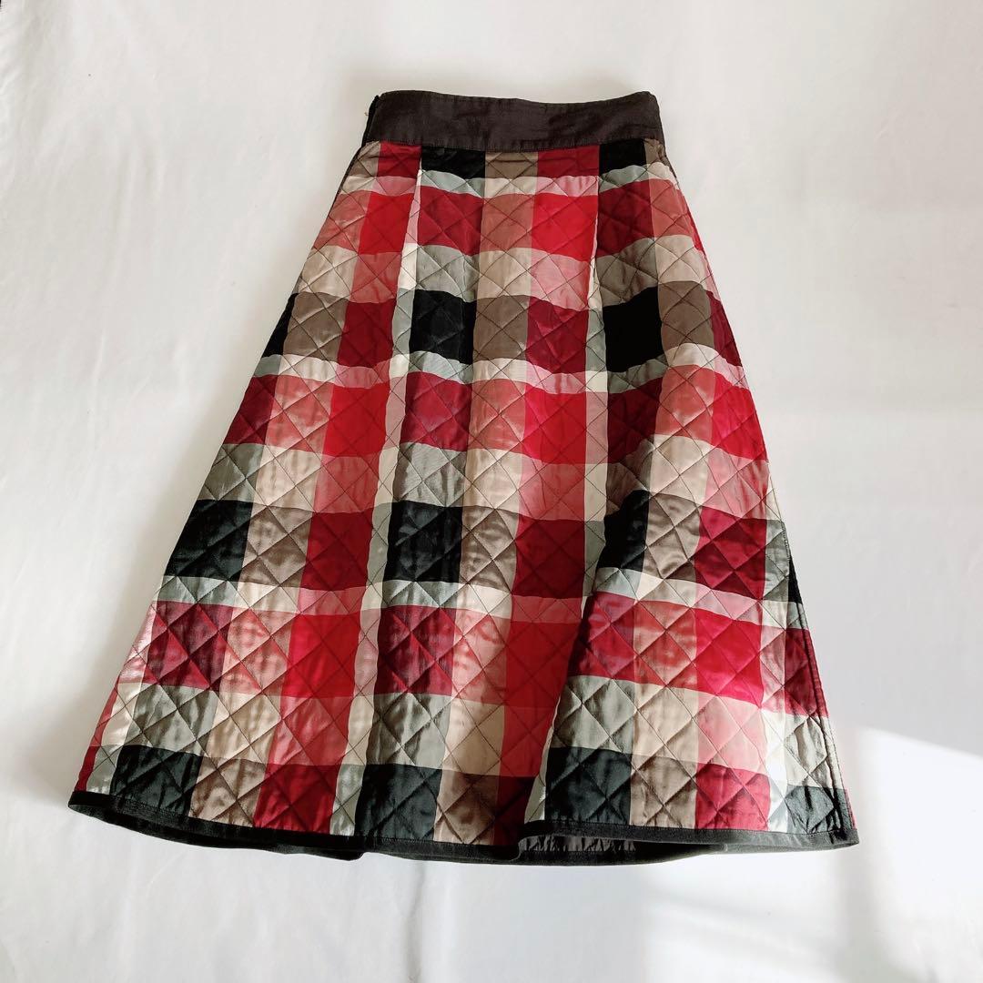 極美品 ブルーレーベルクレストブリッジ キルティングのリバーシブルスカート 38
