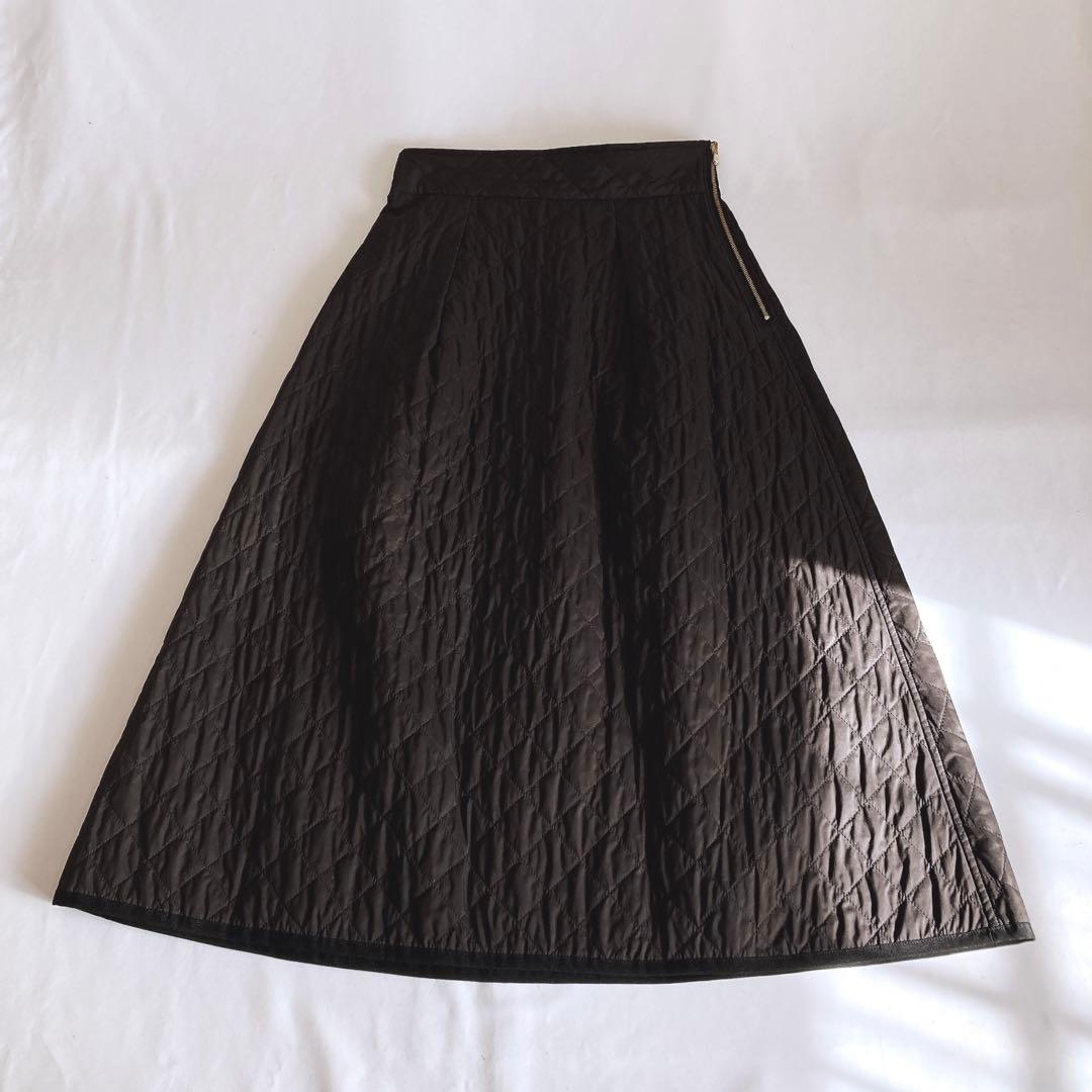 極美品 ブルーレーベルクレストブリッジ キルティングのリバーシブルスカート 38