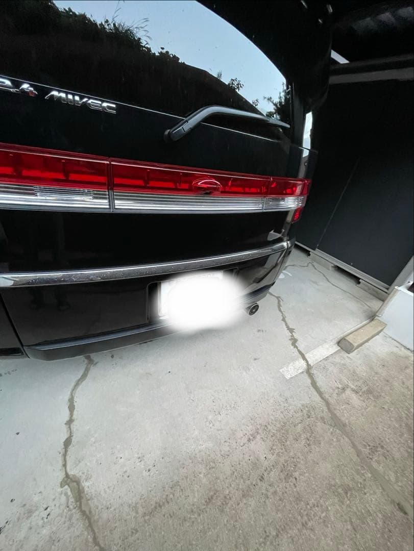 デリカd5 リアメッキガーニッシュ純正パーツ三菱