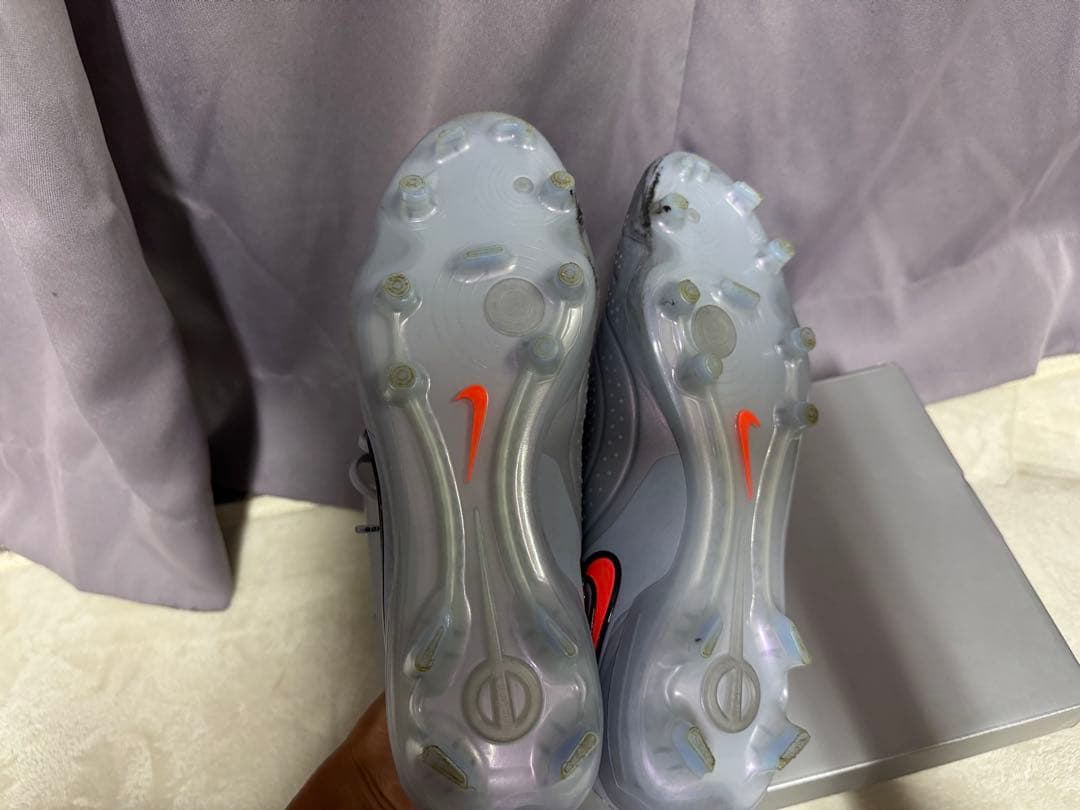 NIKEティエンポサッカーシューズ グレー/オレンジ