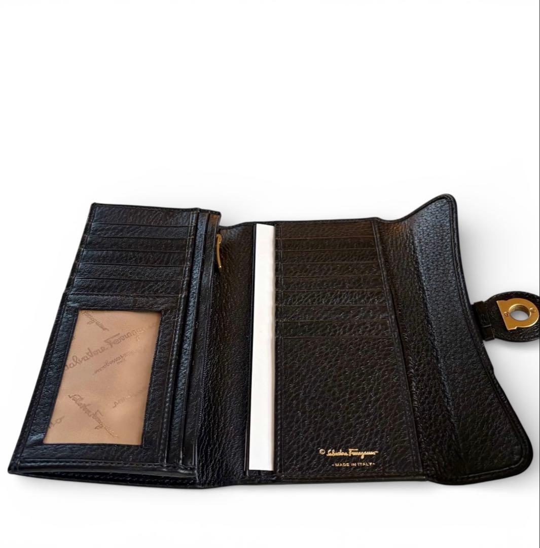新品未使用 フェラガモ ガンチーニ 留め具 長財布 オーストリッチ 本革