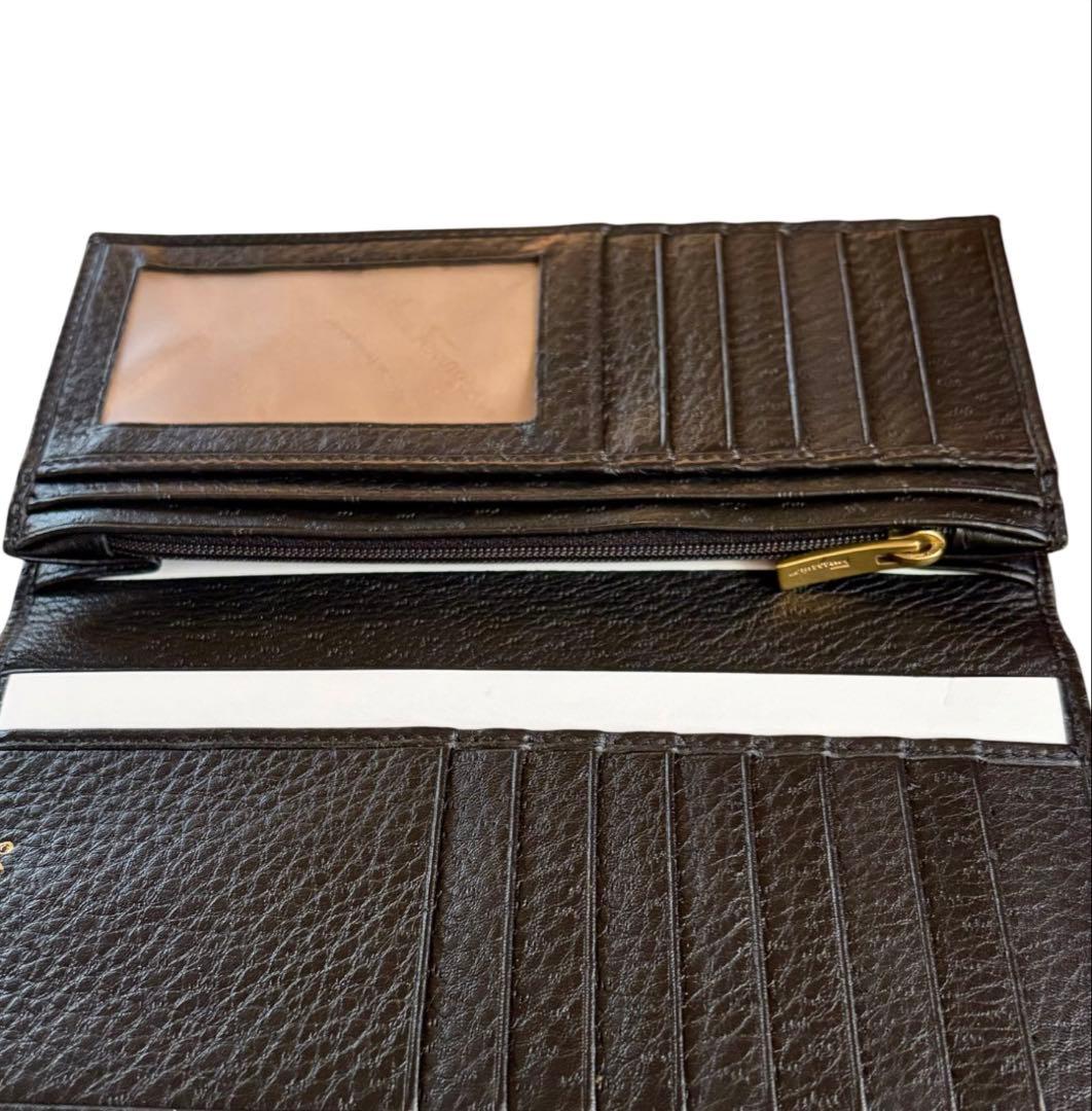 新品未使用 フェラガモ ガンチーニ 留め具 長財布 オーストリッチ 本革