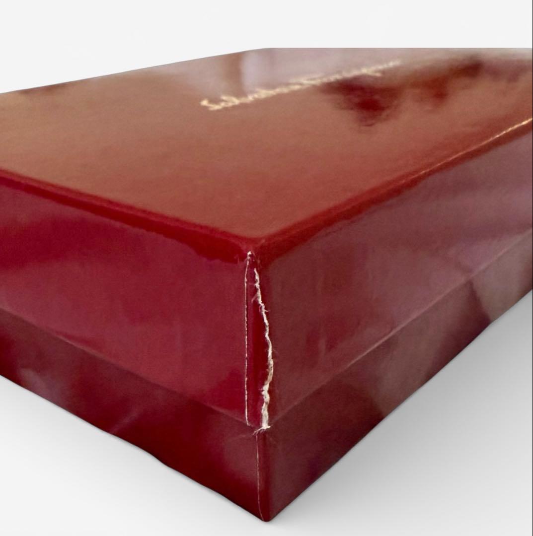 新品未使用 フェラガモ ガンチーニ 留め具 長財布 オーストリッチ 本革