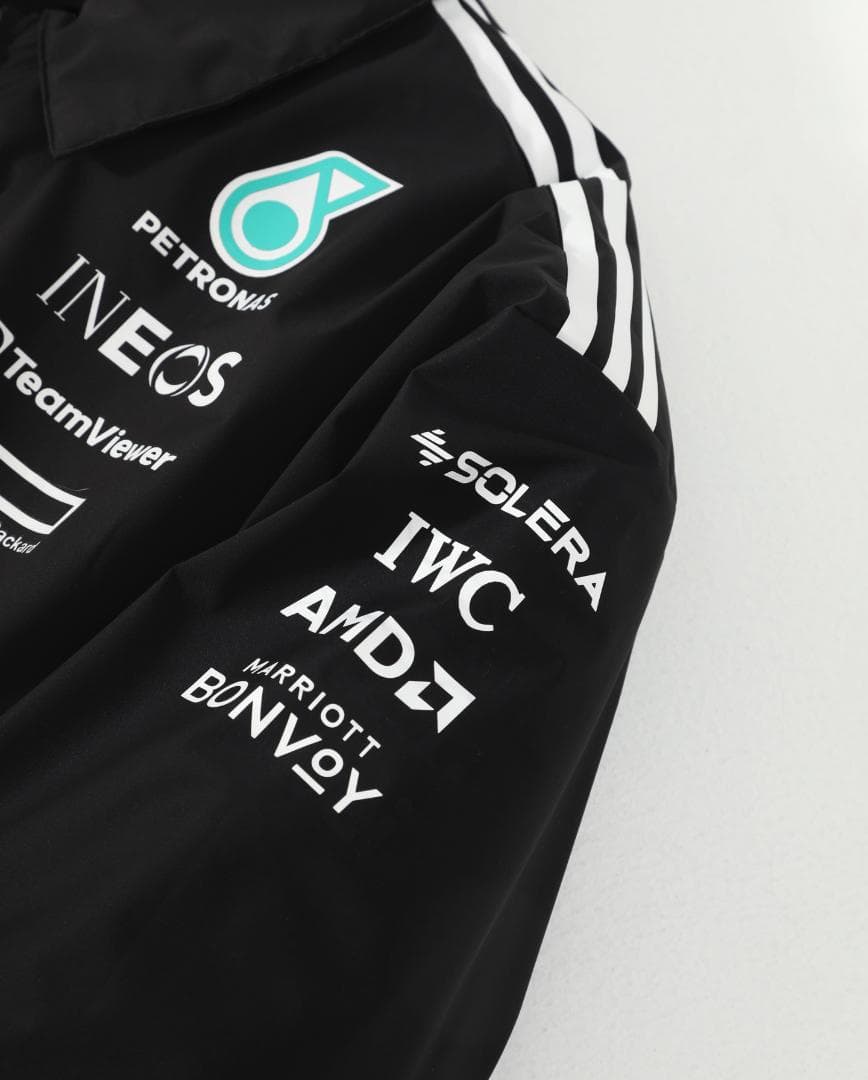 Mercedes-AMG Petronas F1 コラボレーションジャケット