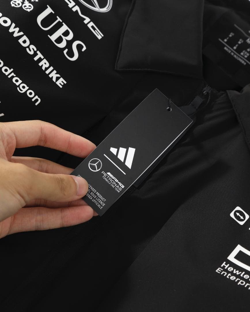 Mercedes-AMG Petronas F1 コラボレーションジャケット