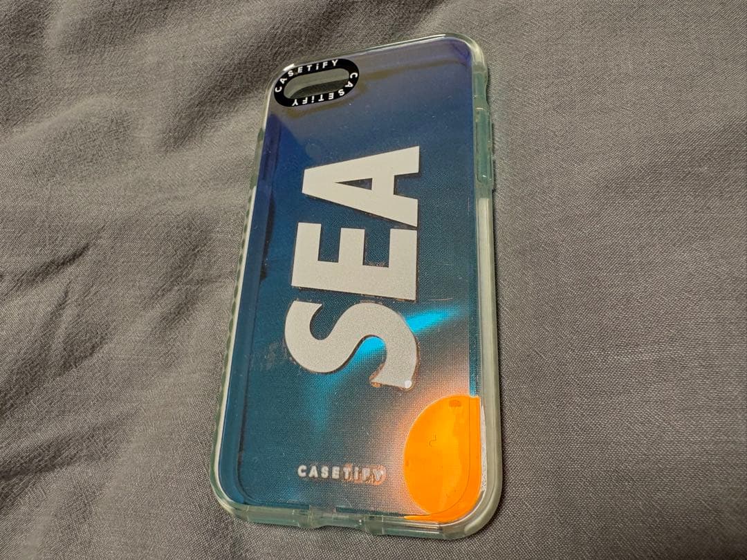 ￼ CASETiFY × WIND AND SEA オーロラ iPhone SE