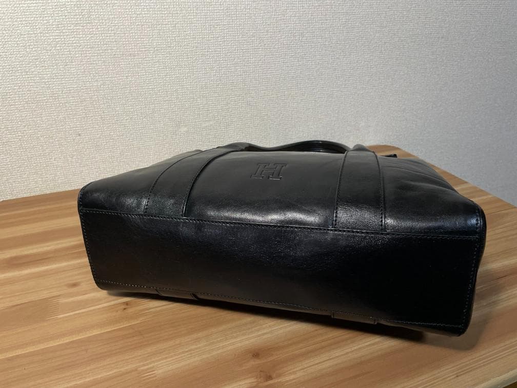 ★人気の黒・肩掛けできます★　HIROFU ヒロフ　　レザーバッグ