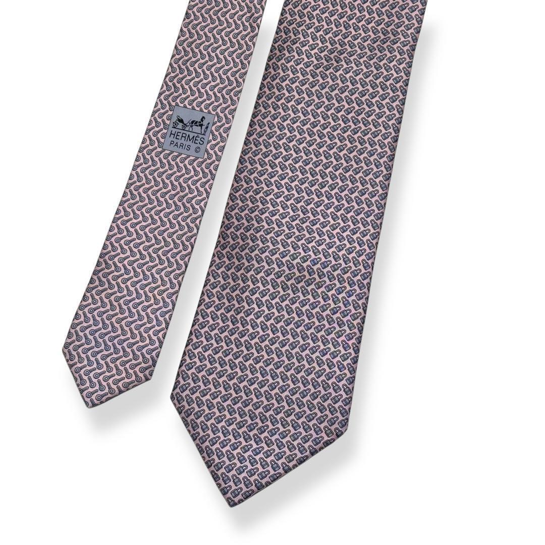 極美品✨HERMES ネクタイ　エルメス　南京錠　鍵　可愛い　ピンク　【A】