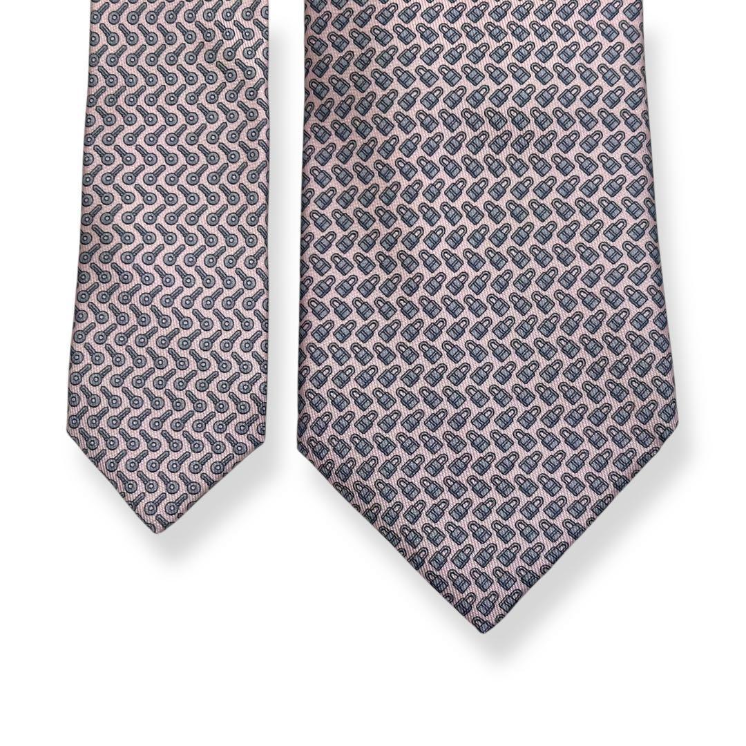 極美品✨HERMES ネクタイ　エルメス　南京錠　鍵　可愛い　ピンク　【A】