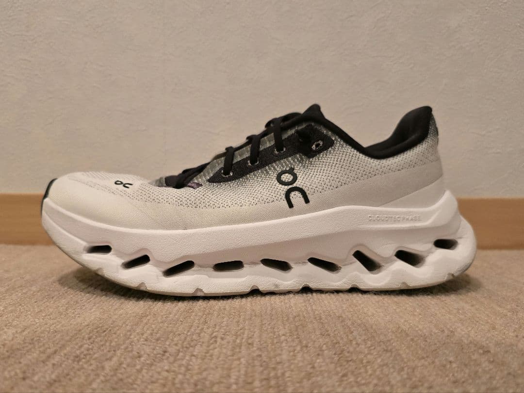 On Cloudtilt オン クラウドティルト スニーカー