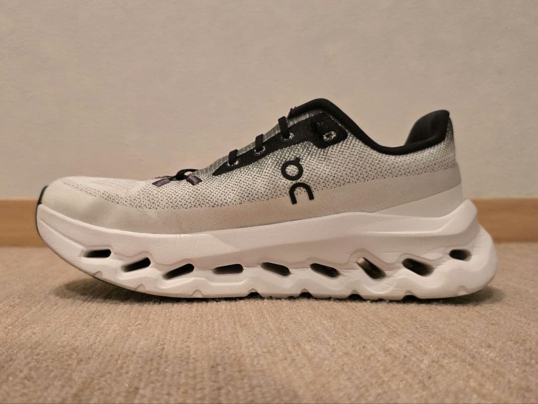 On Cloudtilt オン クラウドティルト スニーカー