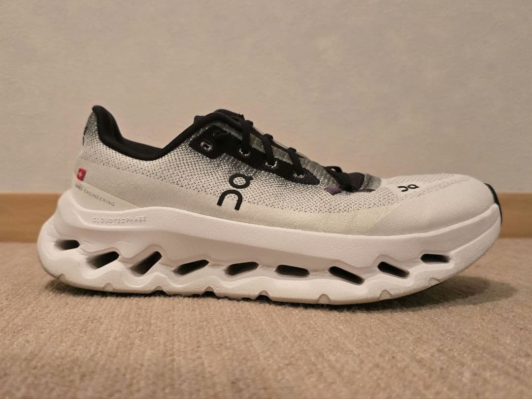 On Cloudtilt オン クラウドティルト スニーカー