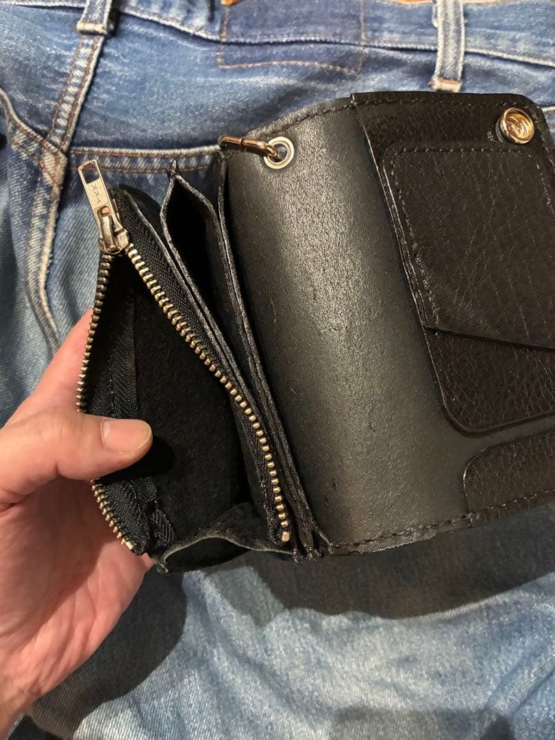 トラッカーウォレット　ミドルサイズ　シボ革　シルバー925クロスボールコンチョ