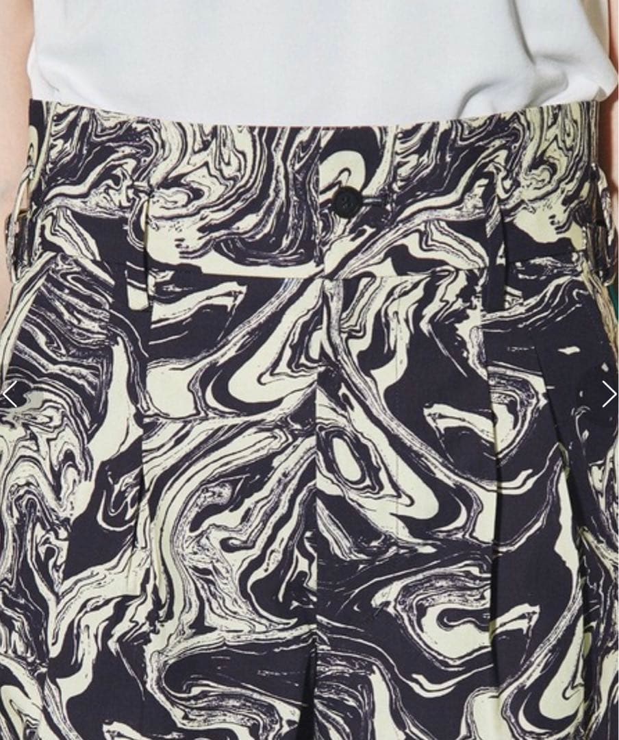 TOGA PULLA toga pulla トーガプルラ　マーブルショートパンツ