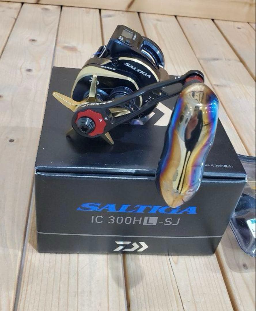 美品！超レア☆ダイワ ソルティガIC 300HL-SJ☆LIVREリミテッド★